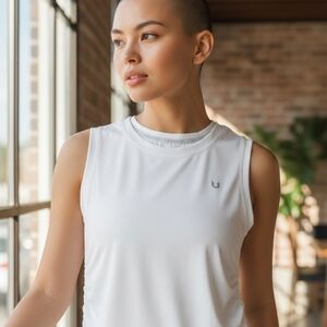 NQOT Women's White Sleeveless Top